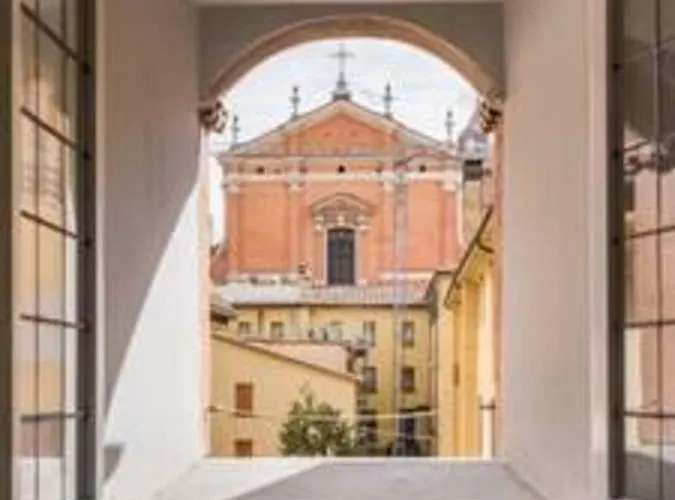 Whouse Porta Di Castello *