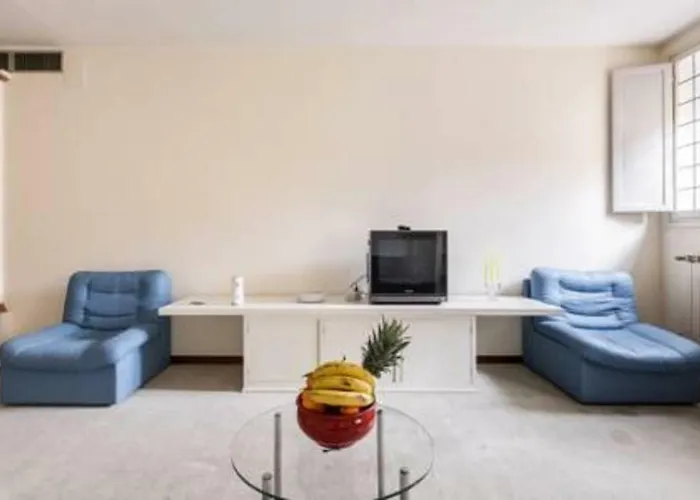 Whouse Porta Di Castello * بولونيا